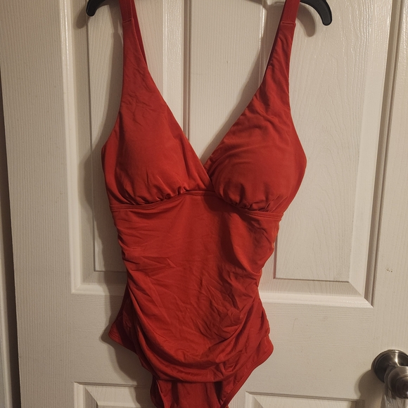 Elegant Red Women's Swimsuit - Picture 1 of 1
